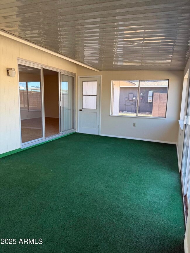 Building Photo - 9338 W Glen Oaks Cir N