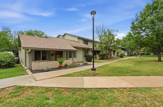 Building Photo - 5011 Fort Clark Dr