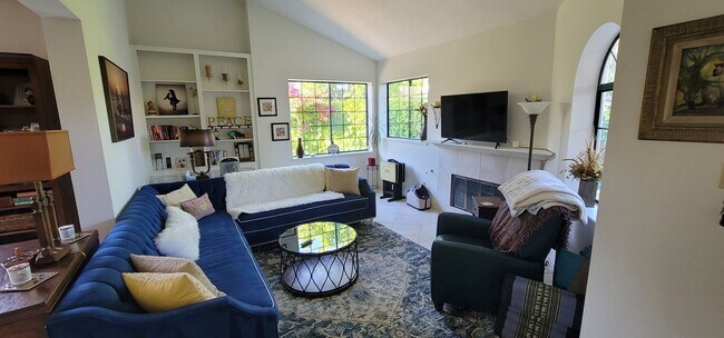 Building Photo - Mandalay Bay Village Private Community 3+3 $5000