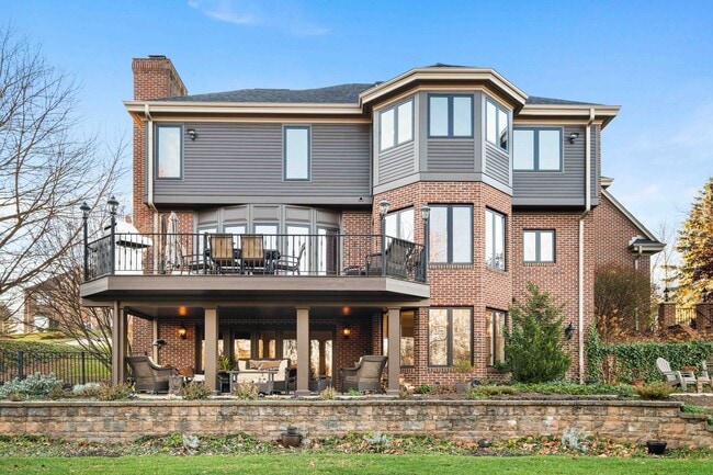 Building Photo - Fully-Furnished Luxurious Home in Nevillewood