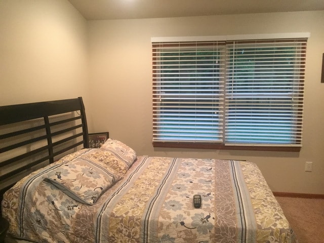 Building Photo - 3 bed 2 bath off Scenic Drive - AVAILABLE ...