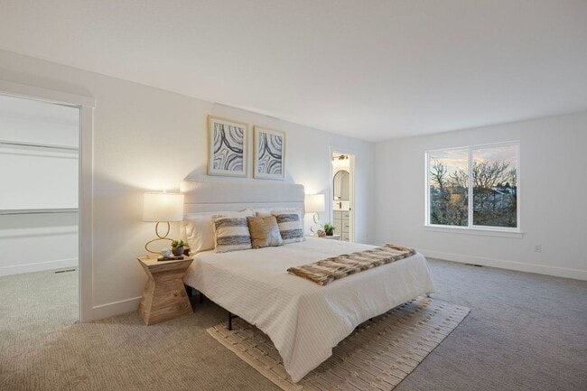 Building Photo - Modern New Construction Duplex in Desirabl...