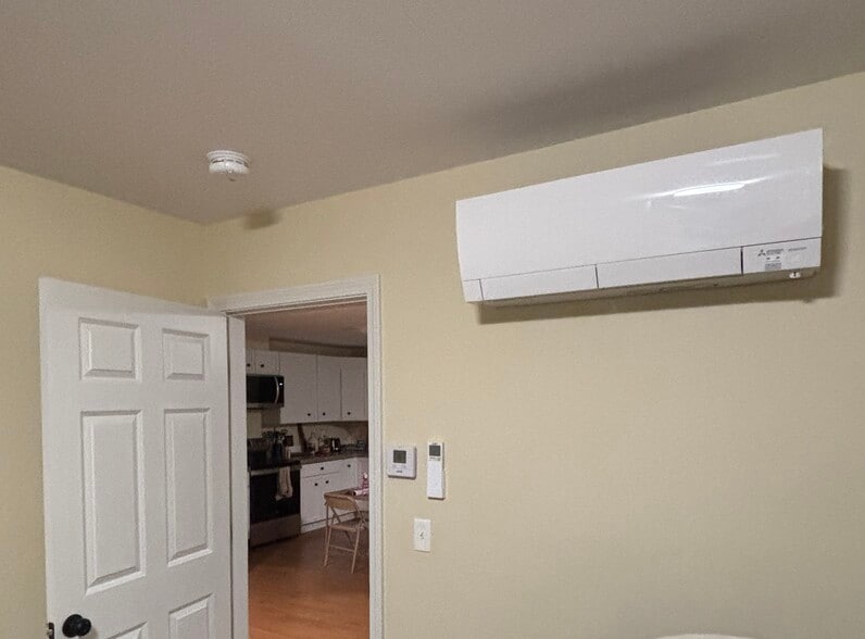 Building Photo - 1177 Main St