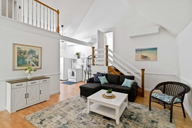 Building Photo - 7447 Hawkins Rd