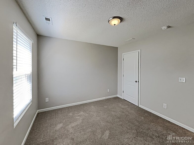 Building Photo - 2801 Trassacks Dr