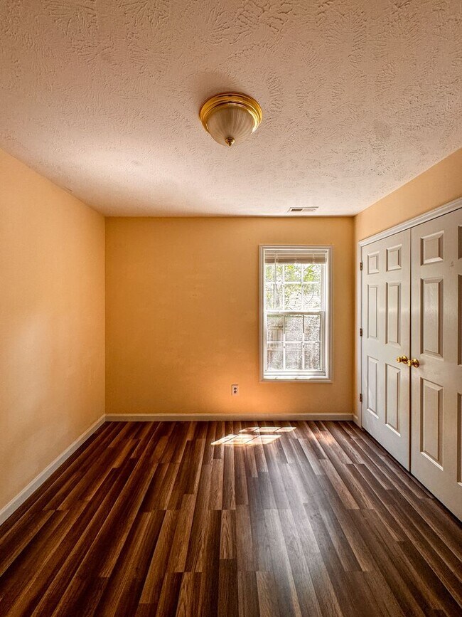 Building Photo - Charming 3 Bed 2 Bath Plus Bonus Room in Raeford