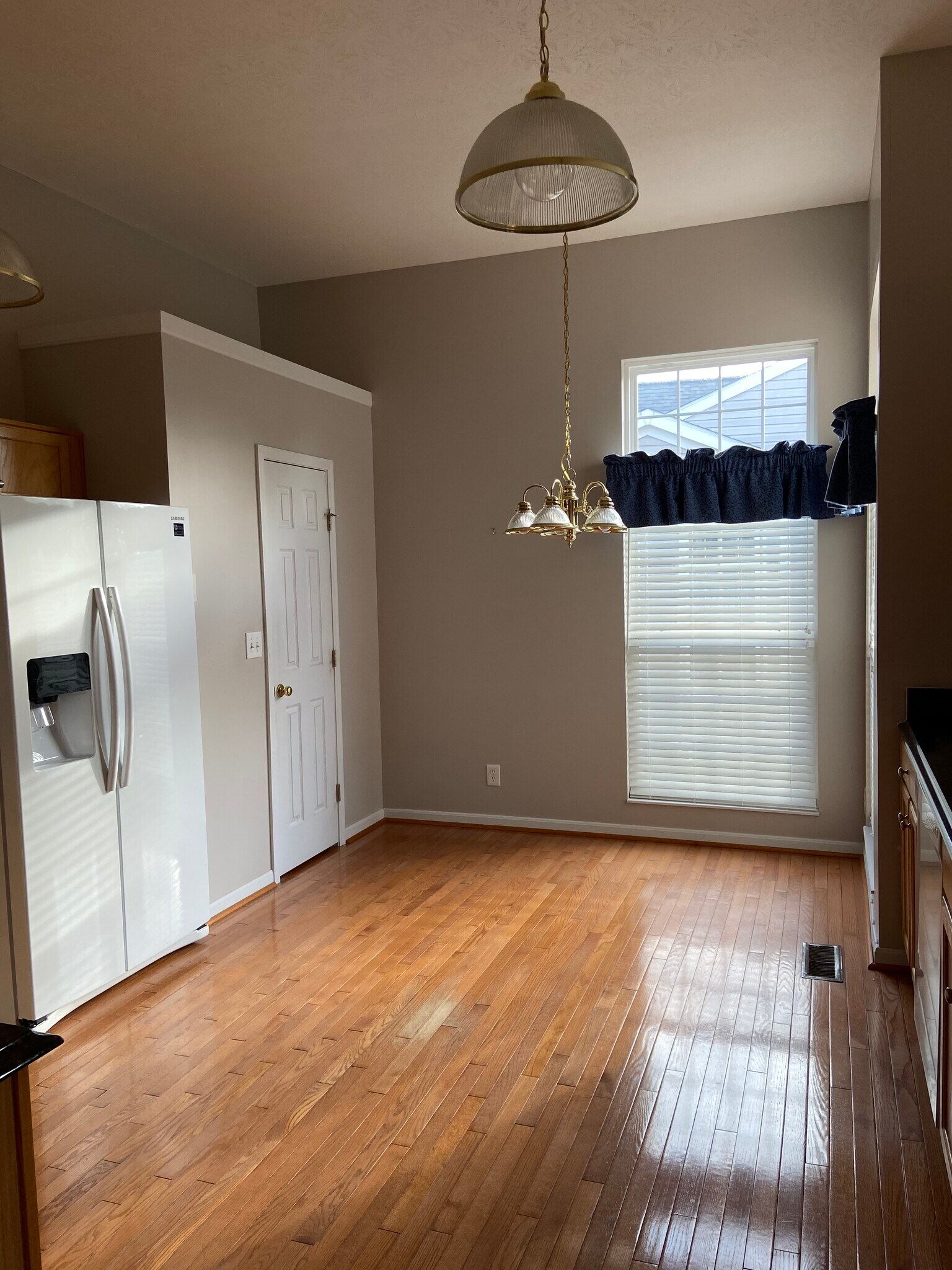 Building Photo - 354 Shadow Ridge Dr