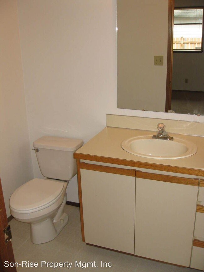 Building Photo - 2 br, 1.5 bath House - 2225 Texas Street