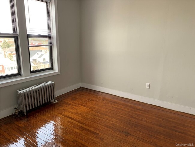 Building Photo - 215 E Broadway