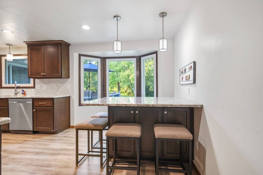 Building Photo - 1212 Circle Dr