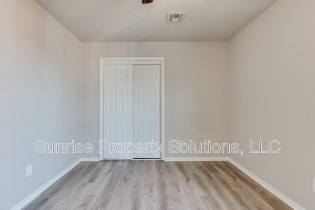 Building Photo - 4713 Love Dr