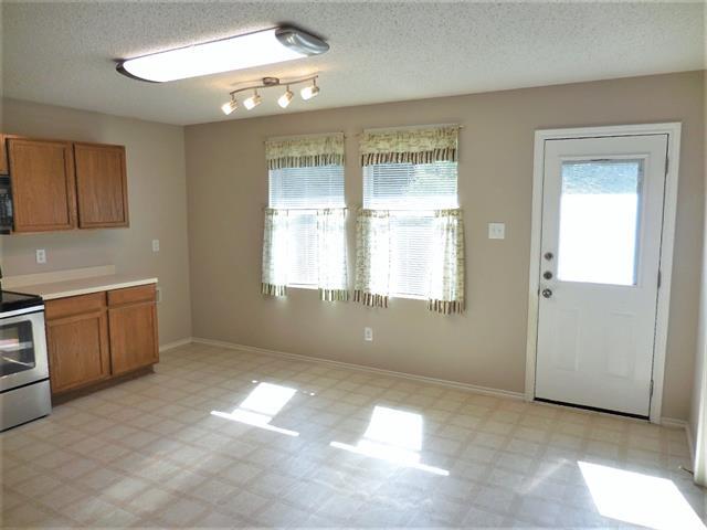 Building Photo - 5721 Thoroughbred Trail