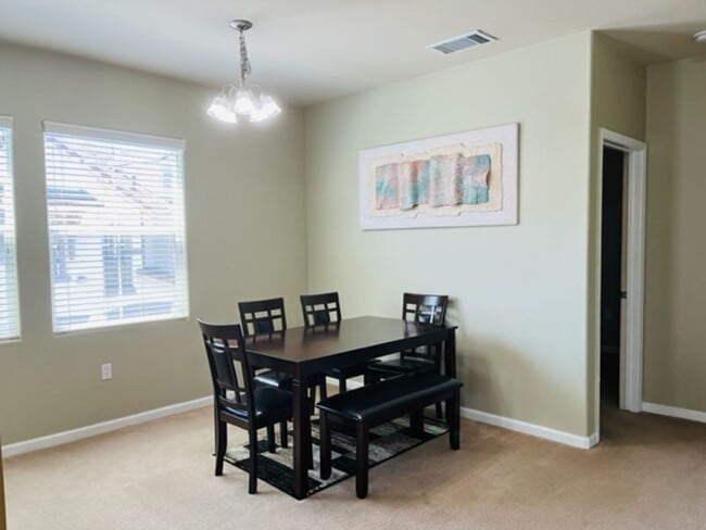 Building Photo - Beautiful Tri-Level Condominium in Gated Elk Grove Community!
