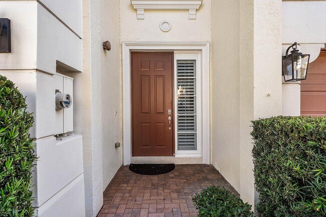 Building Photo - 5580 NE Trieste Way