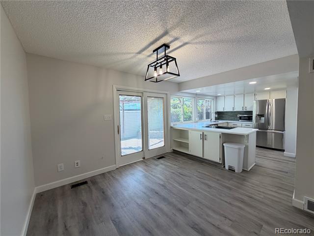 Building Photo - 529 S Xenon Ct