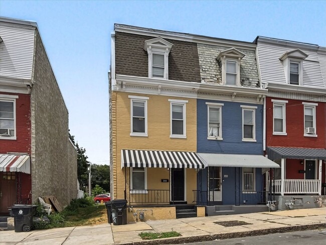 Building Photo - 420 Muench St