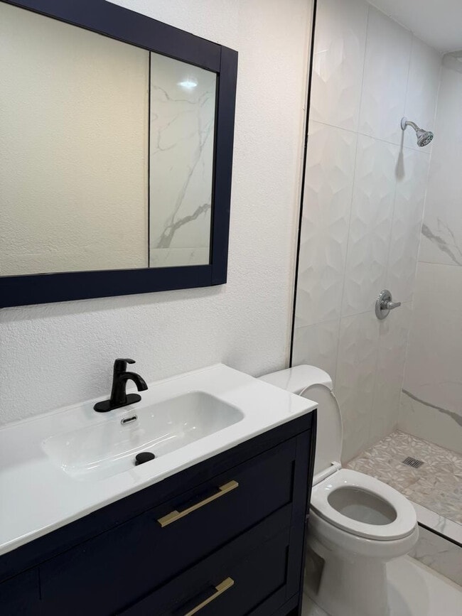 Building Photo - 6410 NW Miami Ct