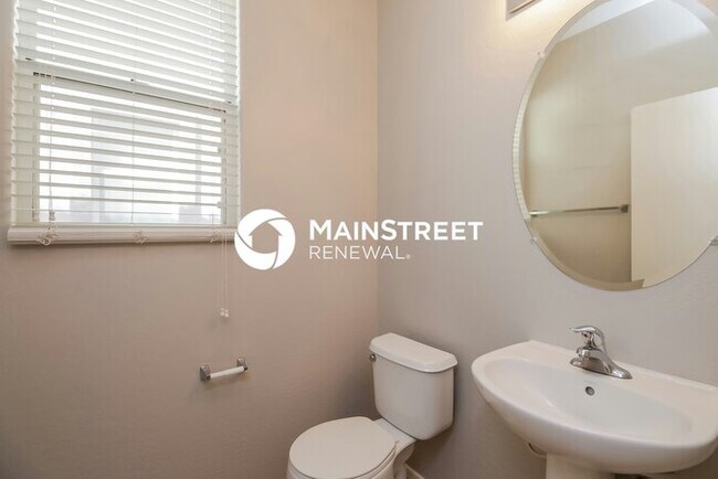 Building Photo - 3 Bedroom Pet-Friendly Home in Phoenix, AZ with Main Street Renewal