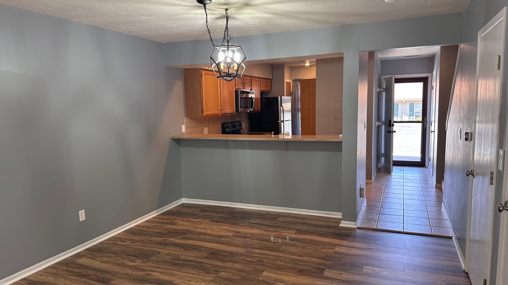 Building Photo - 1223 Rivercrest Dr