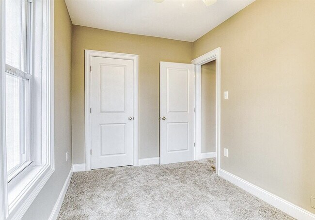 Building Photo - 3-Bed, 3-Bath in New Brunswick – Your Perfect Retreat!"