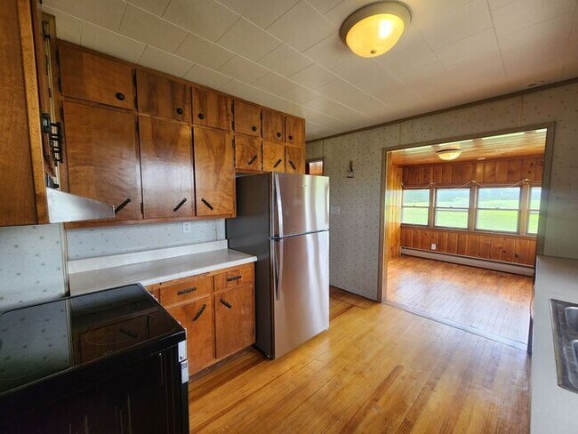 Building Photo - NOW $100 OFF! - Charming Single-Family Home