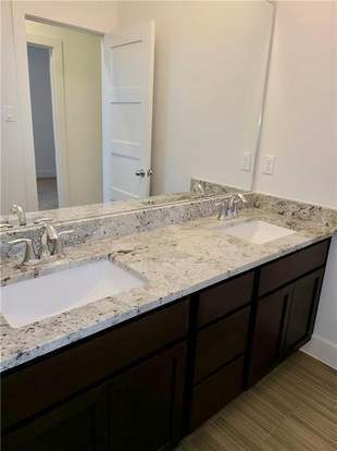 Building Photo - 1265 Summerbrooke Cir