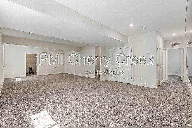 Building Photo - 5948 N Odessa St