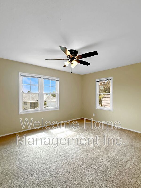 Building Photo - 1228 Sandelin Ave