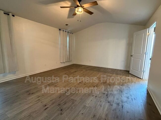 Building Photo - 1097 Sapphire Dr