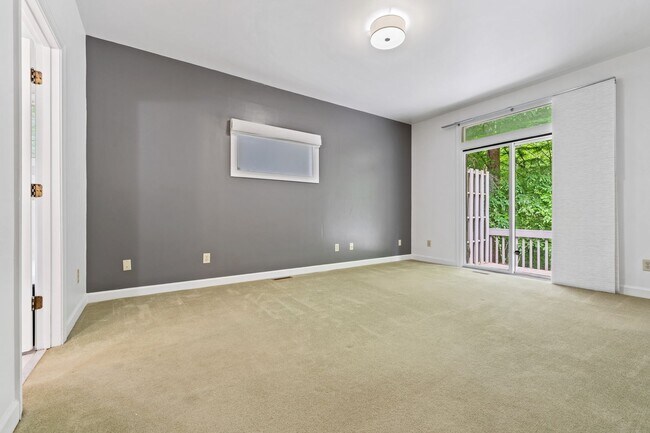 Building Photo - *APPLICATIONS PENDING* Bolin Creek 4 Bedroom House with Fabulous Forest Views Available May 15!