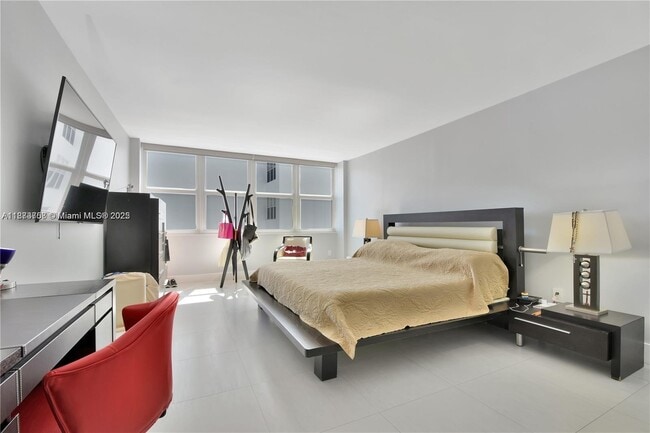 Building Photo - 5750 Collins Ave