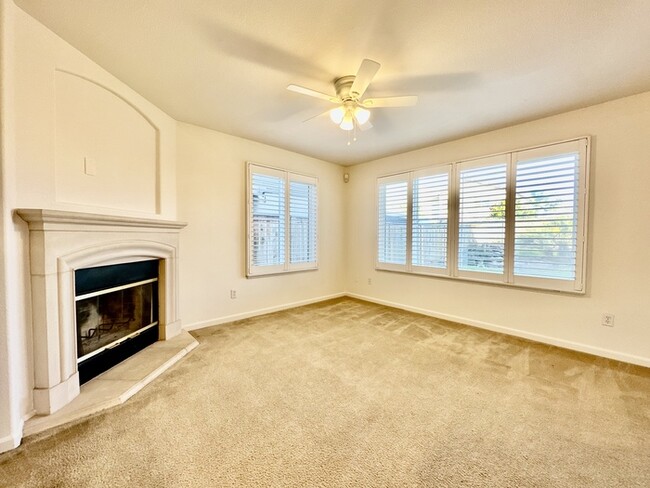 Building Photo - 689 Regency Park Cir