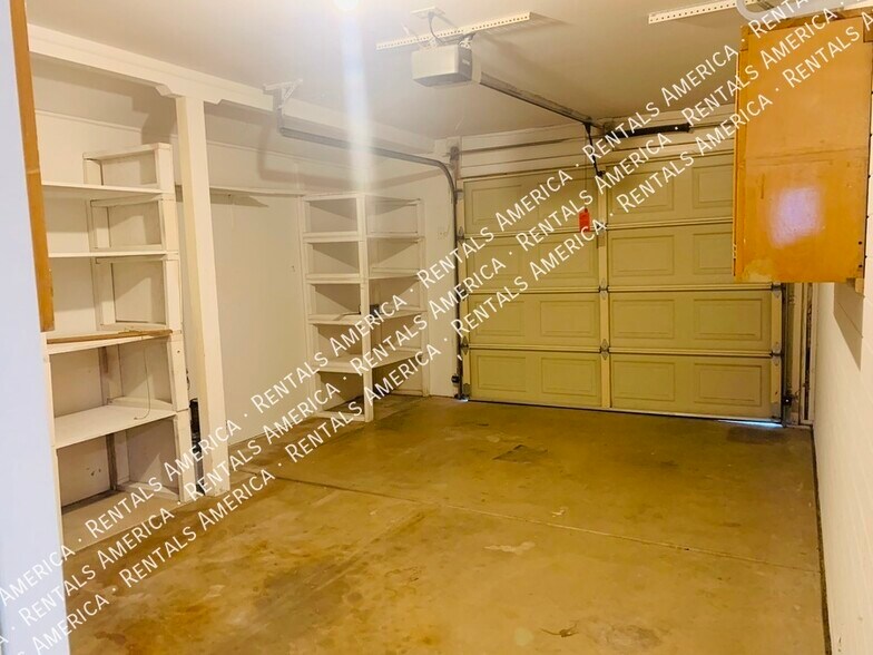 Building Photo - 11433 N Hagen Dr