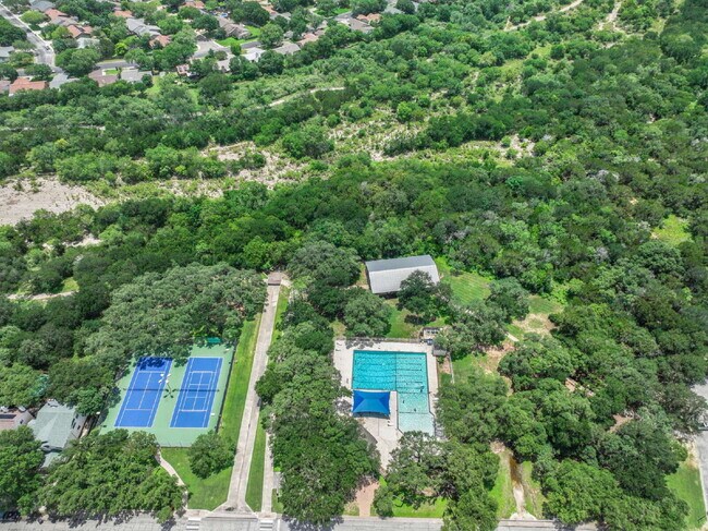 Building Photo - "Charming 3-Bedroom San Antonio Home with Granite Elegance - 1854 Sq Ft of Comfort!"