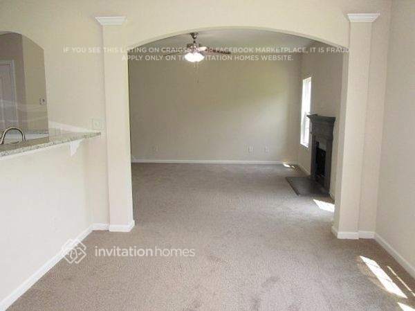 Building Photo - 6872 Grand Hickory Dr