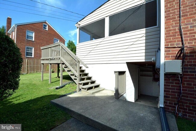Building Photo - 2602 S Troy St
