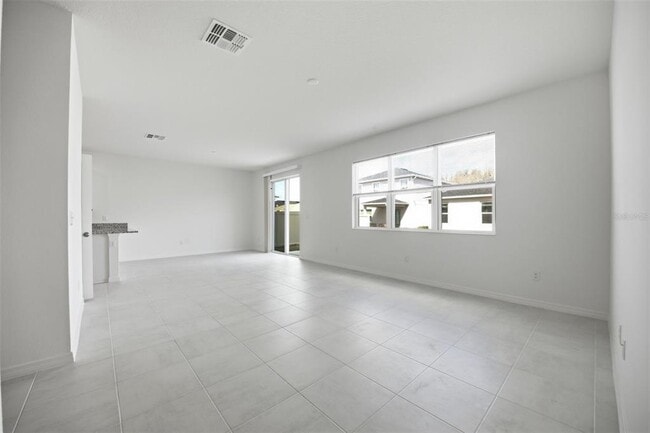 Building Photo - 37411 Roanoke River Wy