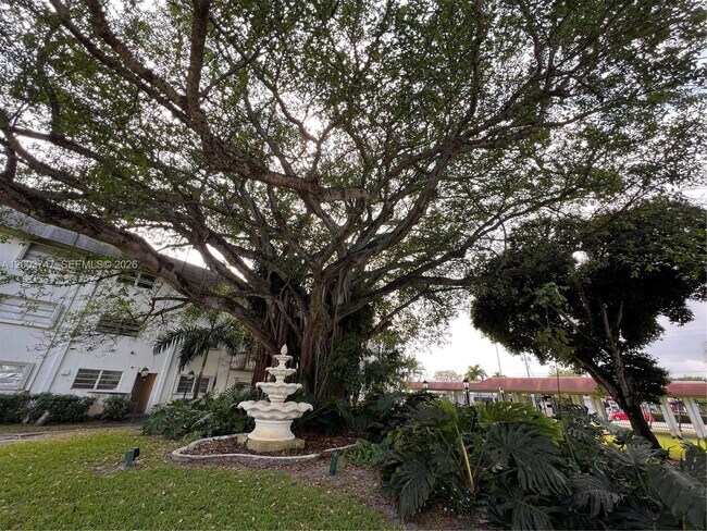 Building Photo - 15221 NE 6th Ave