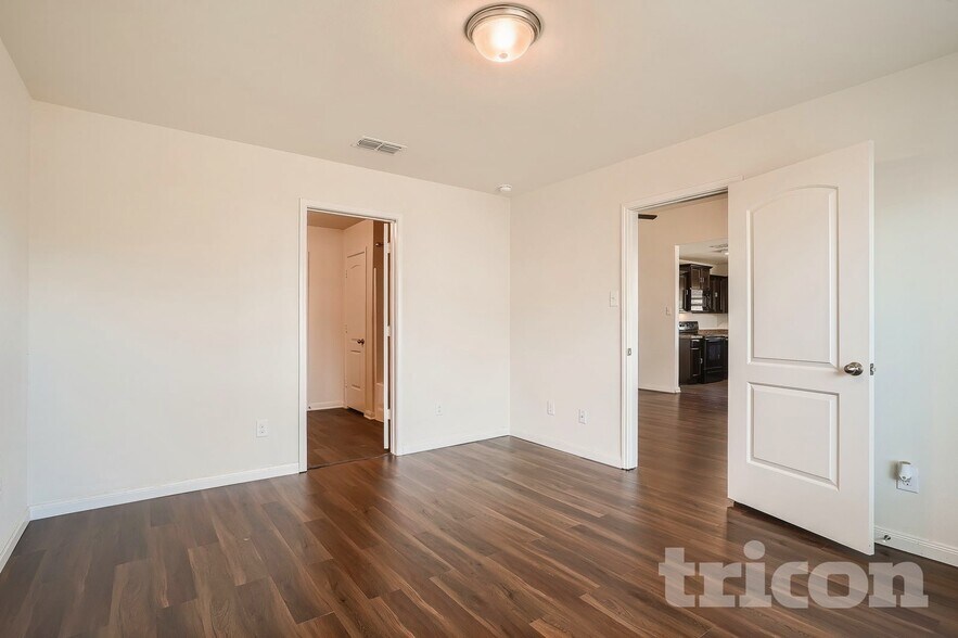 Building Photo - 1367 Barrel Dr