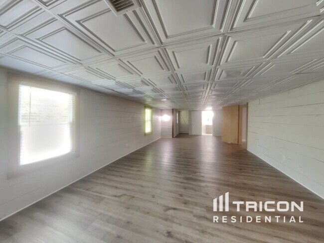 Building Photo - 325 Cypress Ln