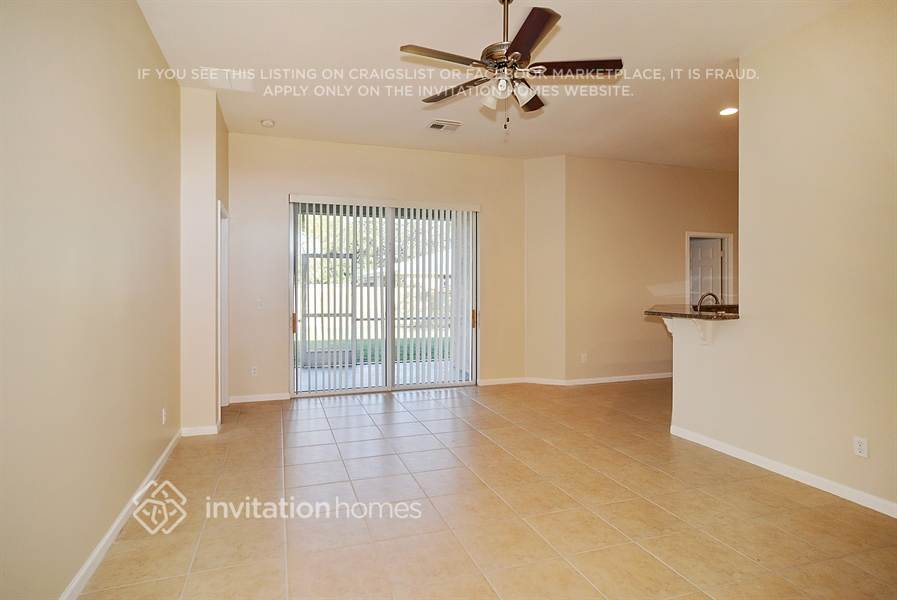 Building Photo - 2317 SW Fern Cir
