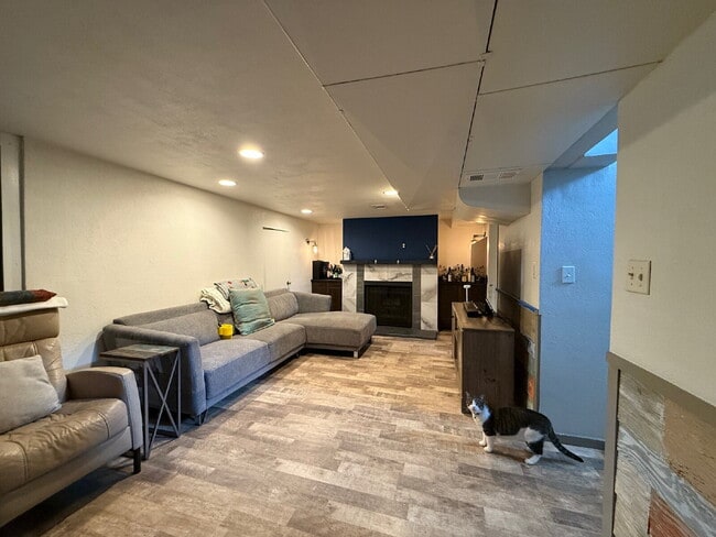 Building Photo - Stylish Mid-Century Modern Retreat in Litt...