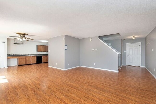 Building Photo - Great 3 Bedroom, 2 1/2 Bath Home in Cameron Meadows Subdivision!