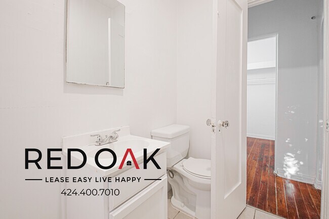 Building Photo - 706 N St Andrews Pl