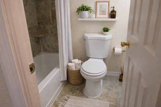 Building Photo - FOR RENT! Beautiful 2/2 Winter Park  Pool View Condo  in front of Full Sail!