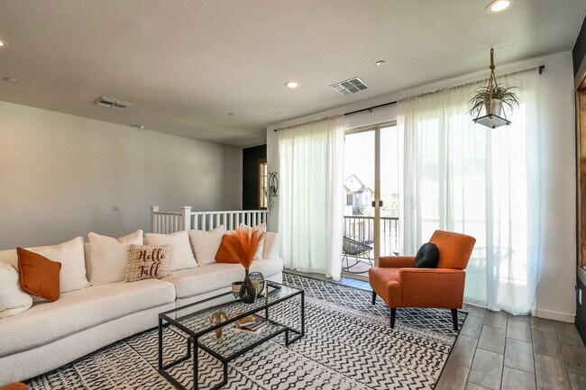 Building Photo - 9922 E Wavelength Ave