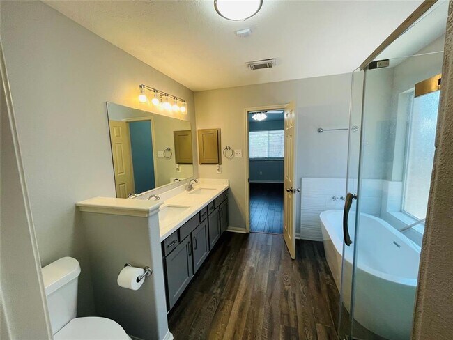 Building Photo - 4906 Lake Wichita Ln