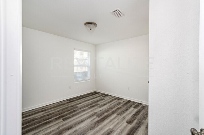 Building Photo - 428 Preston Wy