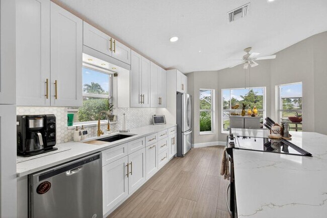 Building Photo - 15155 Newquay Ct