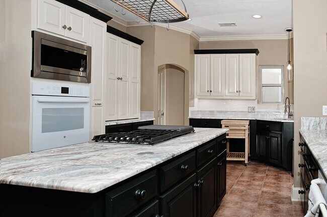 Building Photo - 7159 Kingston Cove Ln